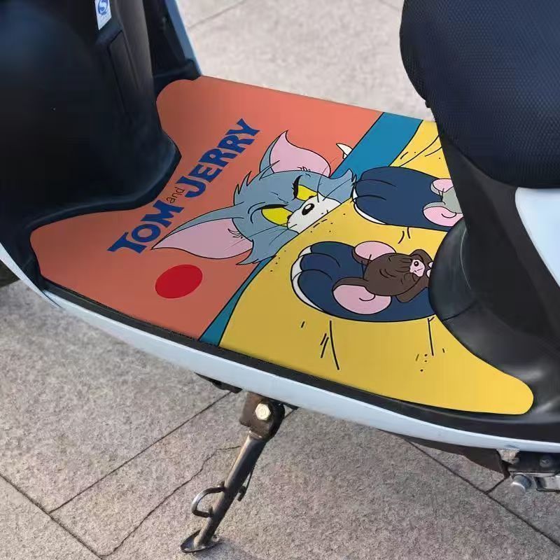 Review Tapete de Pé para Scooter Elétrico de Desenho Animado Fofo, Tapete de Pé de PVC Cortável com Laço de Fio, Tapete Univers: Vale a Pena em 2026?